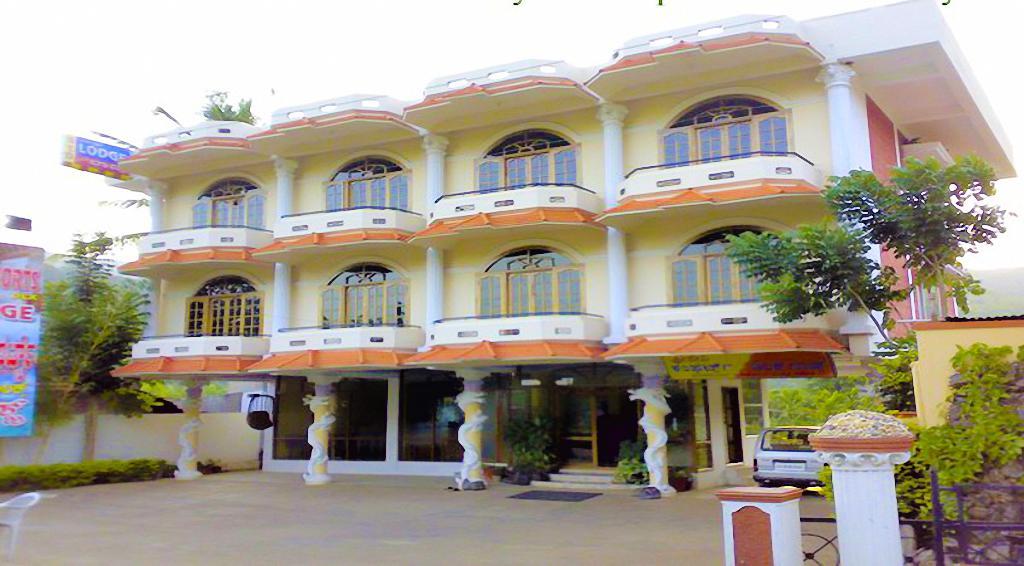 Hotel Sri Devi Comforts Chikmagalūr Exterior foto